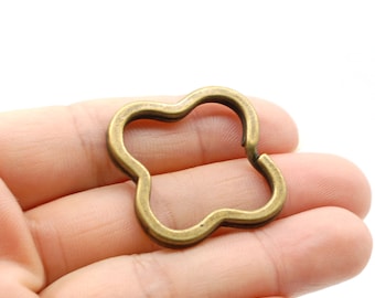 Clearance!! 20PCS, Bronze Tone Brass Clover Key Chain, Ready to Use Key Chain, High Quality Jewelry Supply Metal-Clover