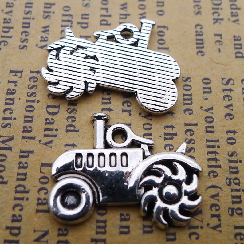 Vintage Jewelry Supply JHS301-3633 20PCS or 50PCS Farm Charm Antique Silver TRACTOR Charm Pendant 15X20mm Tibetan Silver Tone