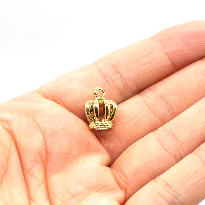 39239 40Pcs Antique Gold Alloy 3D Hollowed Royal Crown Pendant Charms 14*7*7mm 39239 40Pcs Antique Gold Alloy 3D Hollowed Royal Crown Pendant Charms 14*7*7mm