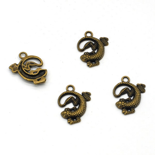 Clearance! 20PCS, Antique Bronze Iguana Lizard Charm Pendant --- Animal Charms Supply ---- 23X30mm, GQB10-3711