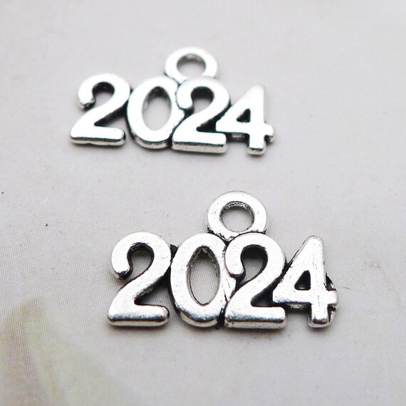 30pcs 2024 Charms Silver Year Signet Bulk Antique Number Pendants Year Charms for Jewelry Making Finding Necklace Bracelets Keychain DIY Project