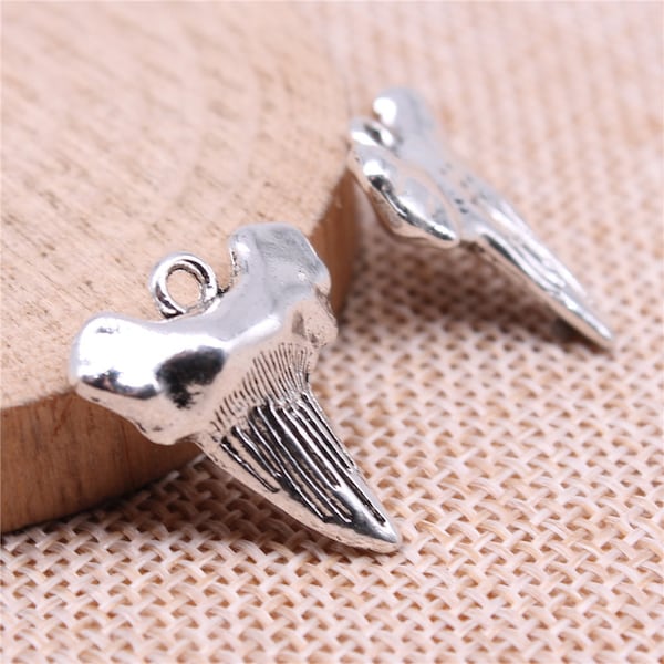 4PCS or 10PCS sale, Silver Tone 3D Shark Tooth Charm Pendant, Animal Tooth Charm  --- DIY Jewelry Charm Supply ---- 19X22mm XCS70-15001