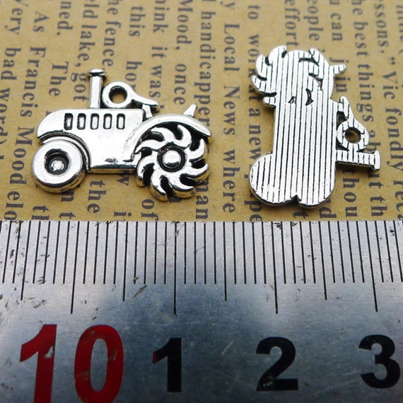 Vintage Jewelry Supply JHS301-3633 20PCS or 50PCS Farm Charm Antique Silver TRACTOR Charm Pendant 15X20mm Tibetan Silver Tone