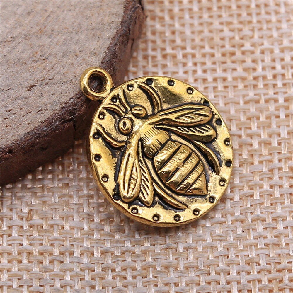 6 or 15PCS, Antique Gold Tone BEE Round Charm Pendant, 2 6 or 15PCS, Antique Gold Tone BEE Round Charm Pendant, 2