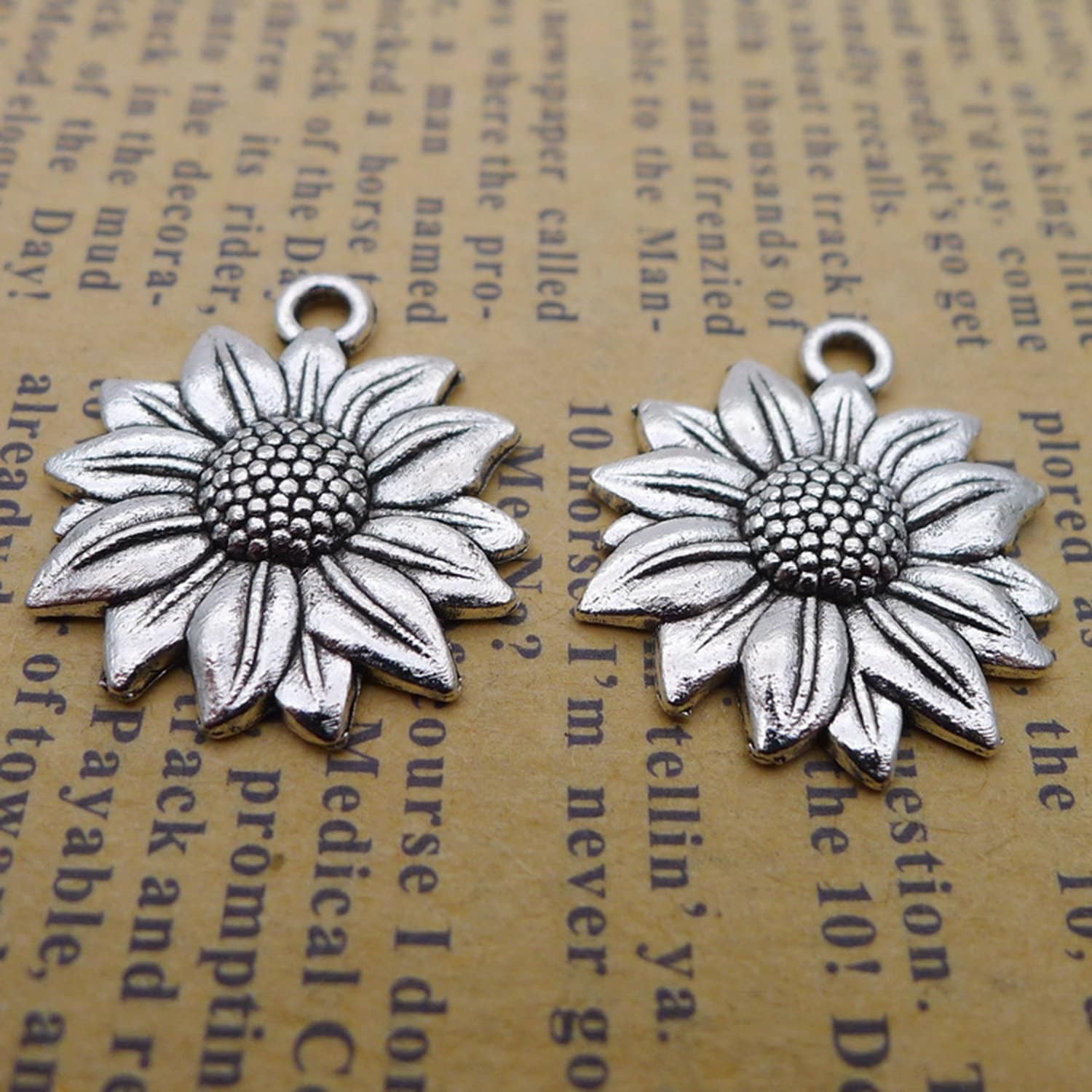 40pcs Antique Silver Sunflower Charm Pendant Jewelry Making Bracelet Accessories 