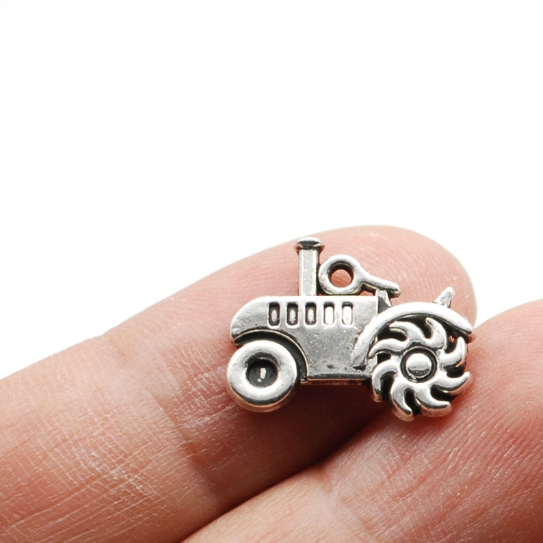 Vintage Jewelry Supply JHS301-3633 20PCS or 50PCS Farm Charm Antique Silver TRACTOR Charm Pendant 15X20mm Tibetan Silver Tone