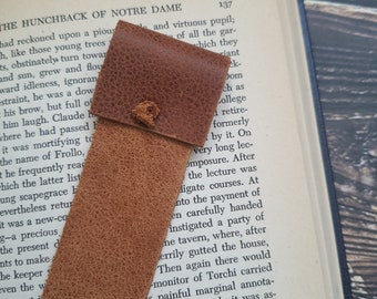 Handmade leather bookmark, gift for reader, reading accessory, book lovers gift