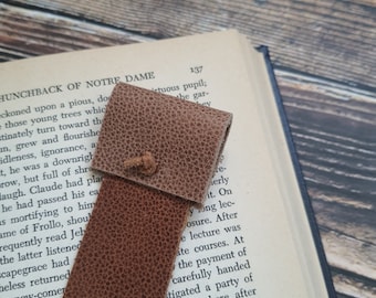 Handmade leather bookmark, gift for reader, reading accessories, book lovers gift