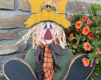 Small Scarecrow shelf sitter, fall table decor, scarecrow, wood fall prim decor, fall farmhouse decor, wreath accessory, fall centerpiece