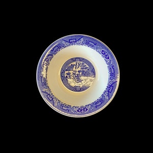 Vintage Royal China Blue Willow 10-inch Serving Bowl, Underglaze B53 Transferware Vegetable Dish