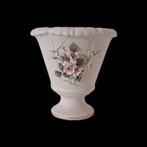 vintage 1950s Lefton Pink Bisque Planter, Porcelain Ruffled Edges with Floral Design, Lefton Chine, Japon