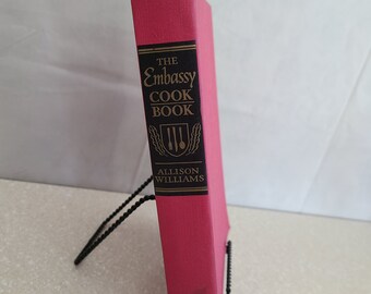 Pierwsze wydanie, Midcentury International Recipe Cookbook, Embassy Cookbook, Allison Williams