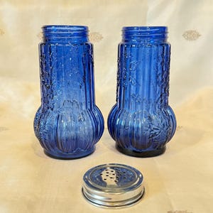 Vintage Pressed Glass Cobalt Blue Glass Salt & Pepper Shakers with Floral Design – Only 1 Lid