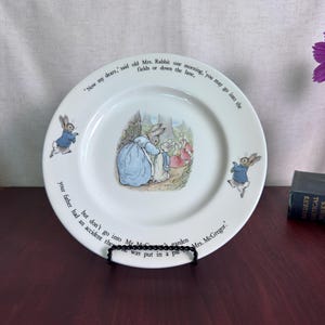 Vintage Wedgwood Peter Rabbit 10 Inch Dinner Plate | Beatrix Potter Mrs Rabbit Family Scene | Made in England