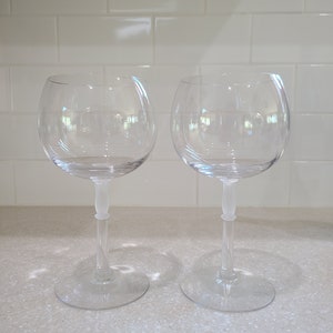 Vintage Fostoria Kristallwein-Kelche: Claret Moon Mist Set, geätztes Glas für elegantes Speisen