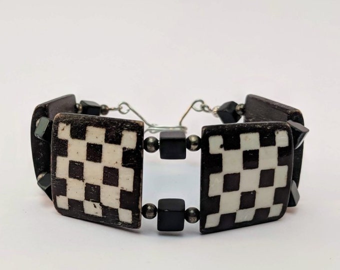 SCA Black & White Checky Bone Bracelet with Wire Wrapping Structure