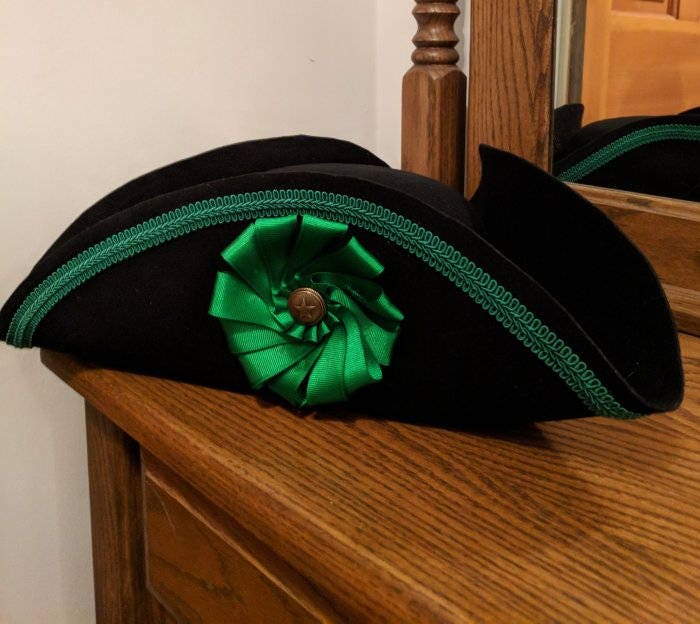 Green tricorn hat Clearance