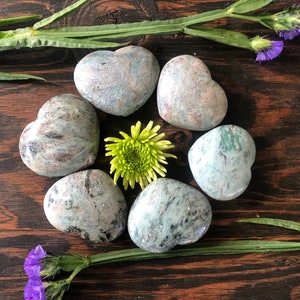 Blue Green Kyanite Heart, Qty. 1