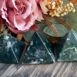 Moss Agate, Moss Agate Pyramid, Qty. 1