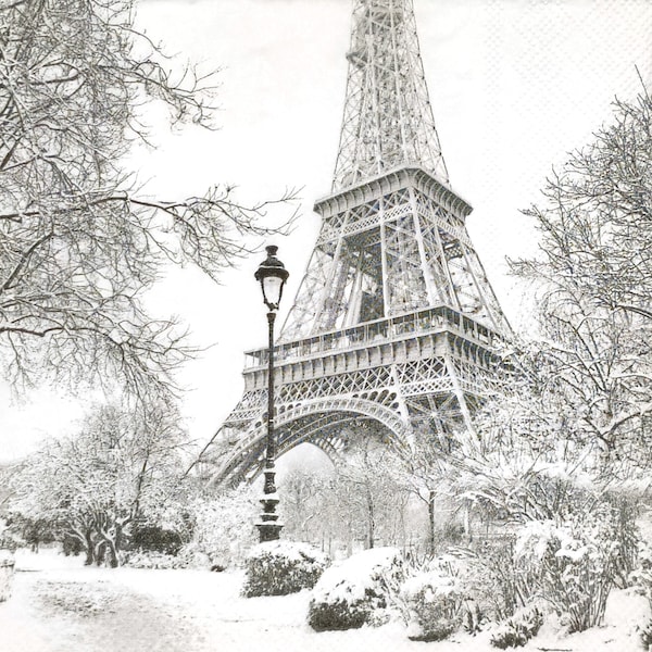 R894 # 3 serviettes en papier pour découpage, papier de soie artisanal noir blanc Paris Tour Eiffel en hiver, rue et arbres enneigés