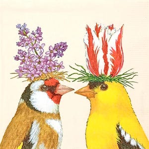 Z233# 3 pezzi di tovaglioli di carta singoli PICCOLI per decoupage formato cocktail, carta velina, coppia di uccelli cardellini con cappelli di fiori su fondo crema