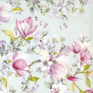 T567 # 3 pièces de serviettes en papier pour découpage, papier de soie artisanal, motif fleurs de magnolia violet rose sur bleu clair