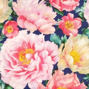P012# 3 pezzi di tovaglioli di carta singoli per decoupage, fazzoletti artigianali, fiori di peonia rosa pastello su sfondo scuro