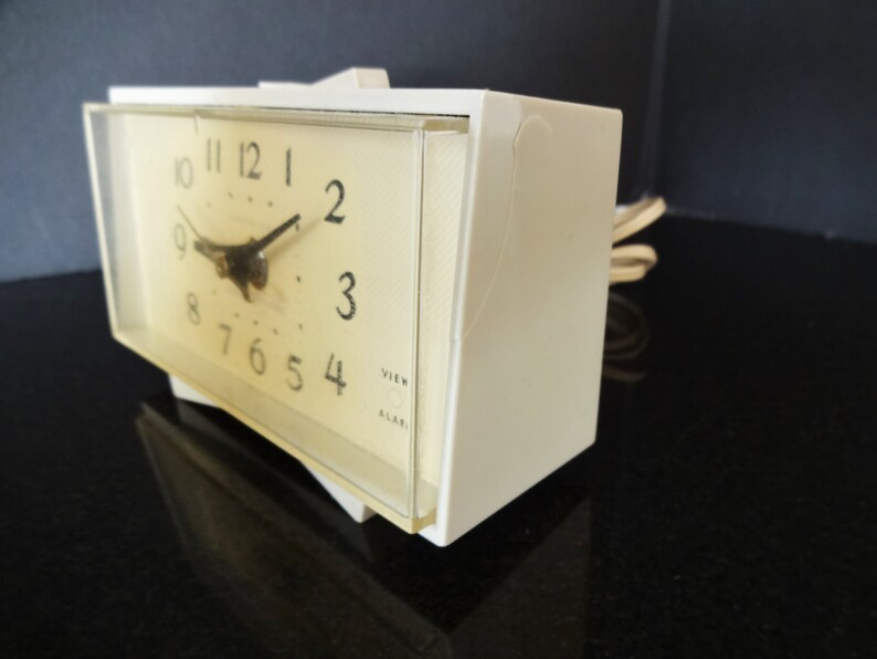 Atomic Mid Century G E Alarm Clock General Electric Model Etsy