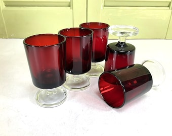 Copas Cavalier Ruby Red de Luminarc - Juego de 5 - Fabricadas en Francia - Copas de chupito/cordial con tallo rojo - Artículos de bar vintage