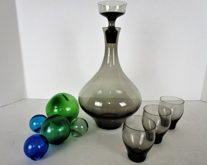 Mid Century Smoked Glass Decanter With Unique Jigger Stopper and 3 Glasses 5 Piece Set Vintage