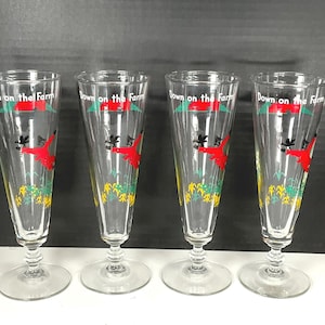 Mid Century Libbey &quot;Down on the Farm&quot; Pilsner/Beer Glasses - Barnyard Scarecrow Pilsner Glasses - Set of 4 - Colorful Retro Vintage Barware