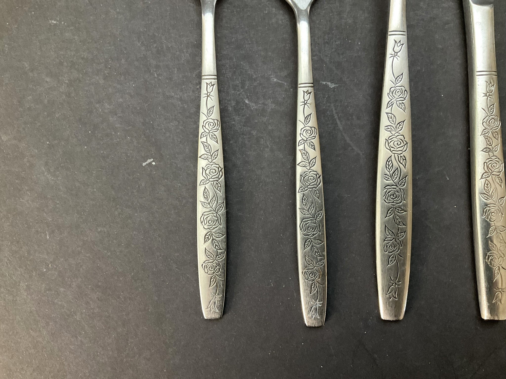 Towle Supreme Cutlery SCC Rose Flowers Japan Flatware - Your  display picture 1