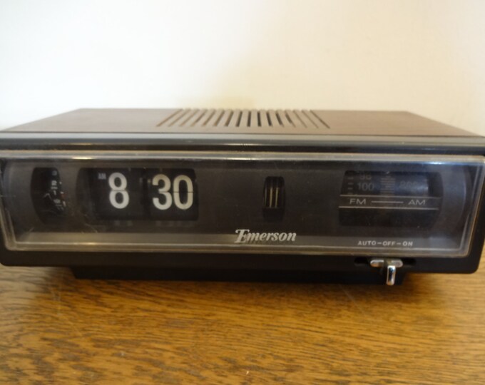 Vintage Flip Clock Radio Emerson Model R5004 Wood Grain Etsy