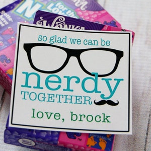 Imprimível de Dia dos Namorados - Tão feliz que podemos ser NERDY juntos! - PERSONALIZADO - Azul e Verde - Nerds Valentine
