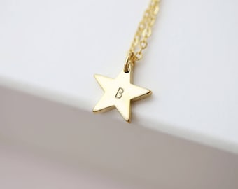 Gold star initial Necklace // Personalized necklace // gift for her