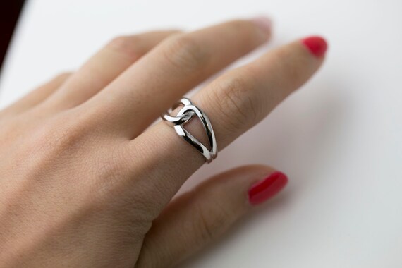 Friendship shop knot ring