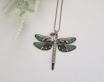 Dragonfly necklace, dragonfly pendant, birthday gift for a gardener, gift for girlfriend, long charm necklace, nature-inspired jewelry