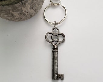 Skeleton keychain, silver skeleton keys, rustic keys, skeleton key ring, housewarming gift for a new home, purse charm, thank you gift