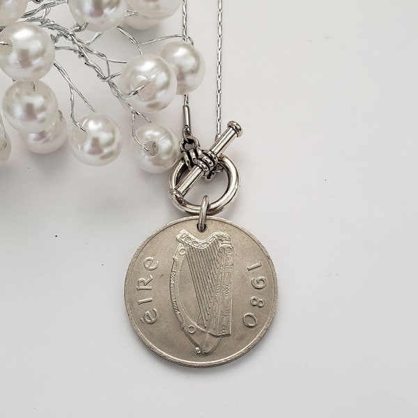 Irish coin necklace, good luck jewelry, Irish coin, Irish gift for birthday, travel souvenir, silver toggle necklace, silver coin jewelry