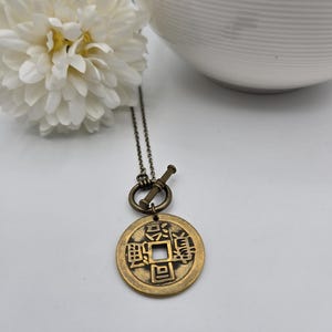 Chinese coin necklace, repurposed jewelry, antique bronze necklace, birthday gift for coin lover, good luck coin, antique bronze toggle imagen 5