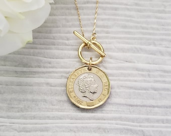 British coin necklace, Queen Elizabeth remembrance jewelry, birthday gift for coin collector, British one pound, bimetallic coin necklace