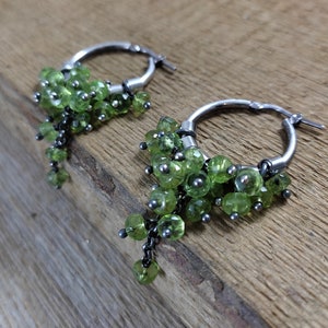 Orecchini - argento sterling ossidato e peridoto (olivina), Orecchini con perline, Gioielli fatti a mano, pietra grezza.