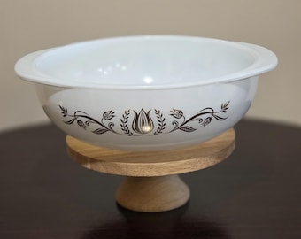 Pyrex Golden Tulip 024 Casserole Dish, no lid