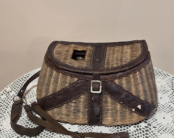 Vintage Wicker Fishing Creel Basket with Rustic Leather Strap. Fly fishing, Angler Basket, Cabin Lake House Decor, Fishing Lodge.