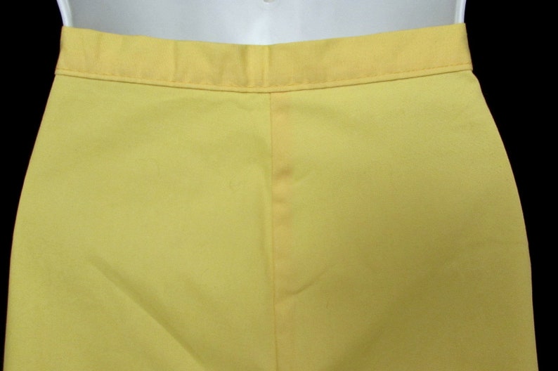 mod 60s cotton vintage shorts yellow fitted summer retro deadstock unused new without tag nos old stock waist 30 hips 38