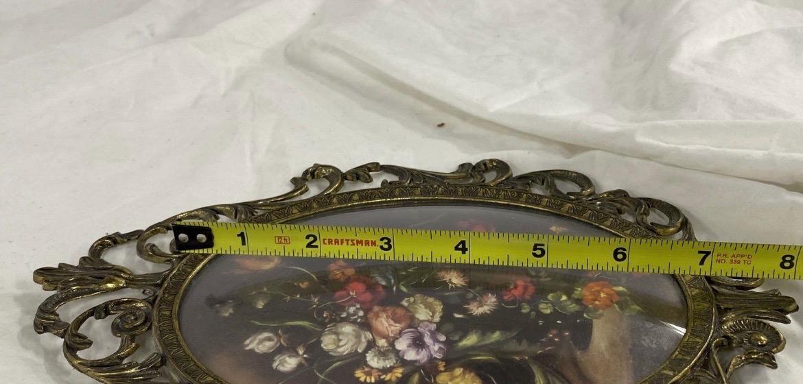 Small Vintage Ornate Oval Floral Wall Art in Gold-tone Metal Frame - Etsy