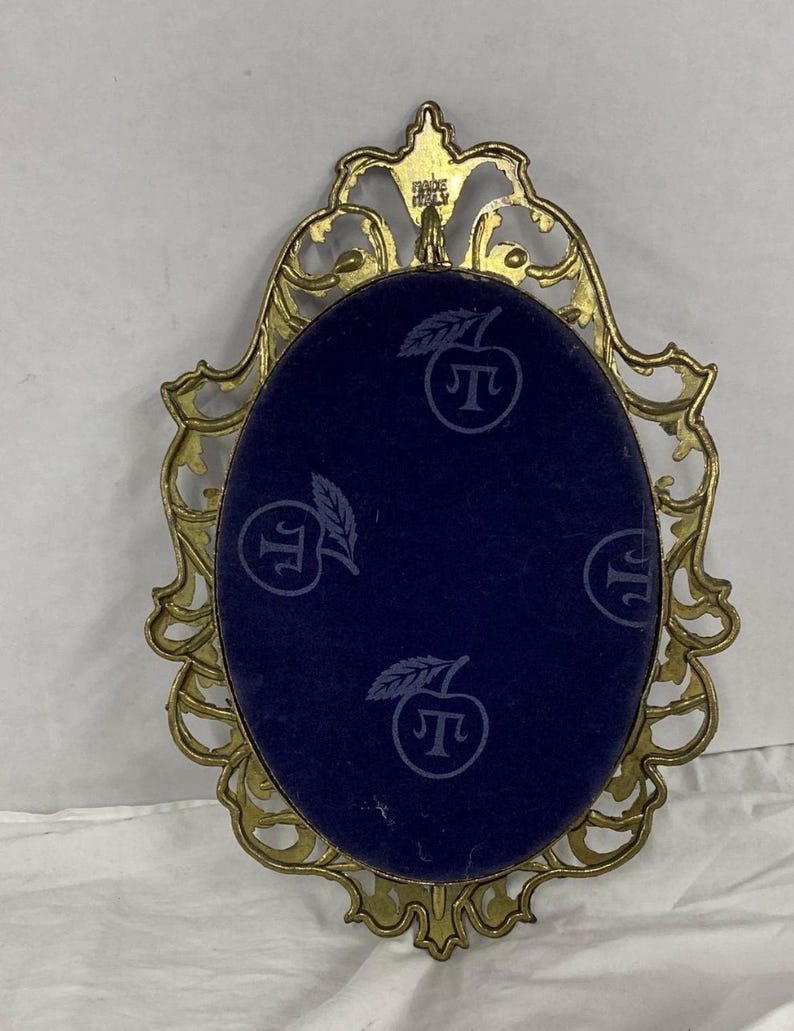 Small Vintage Ornate Oval Floral Wall Art in Gold-tone Metal Frame - Etsy