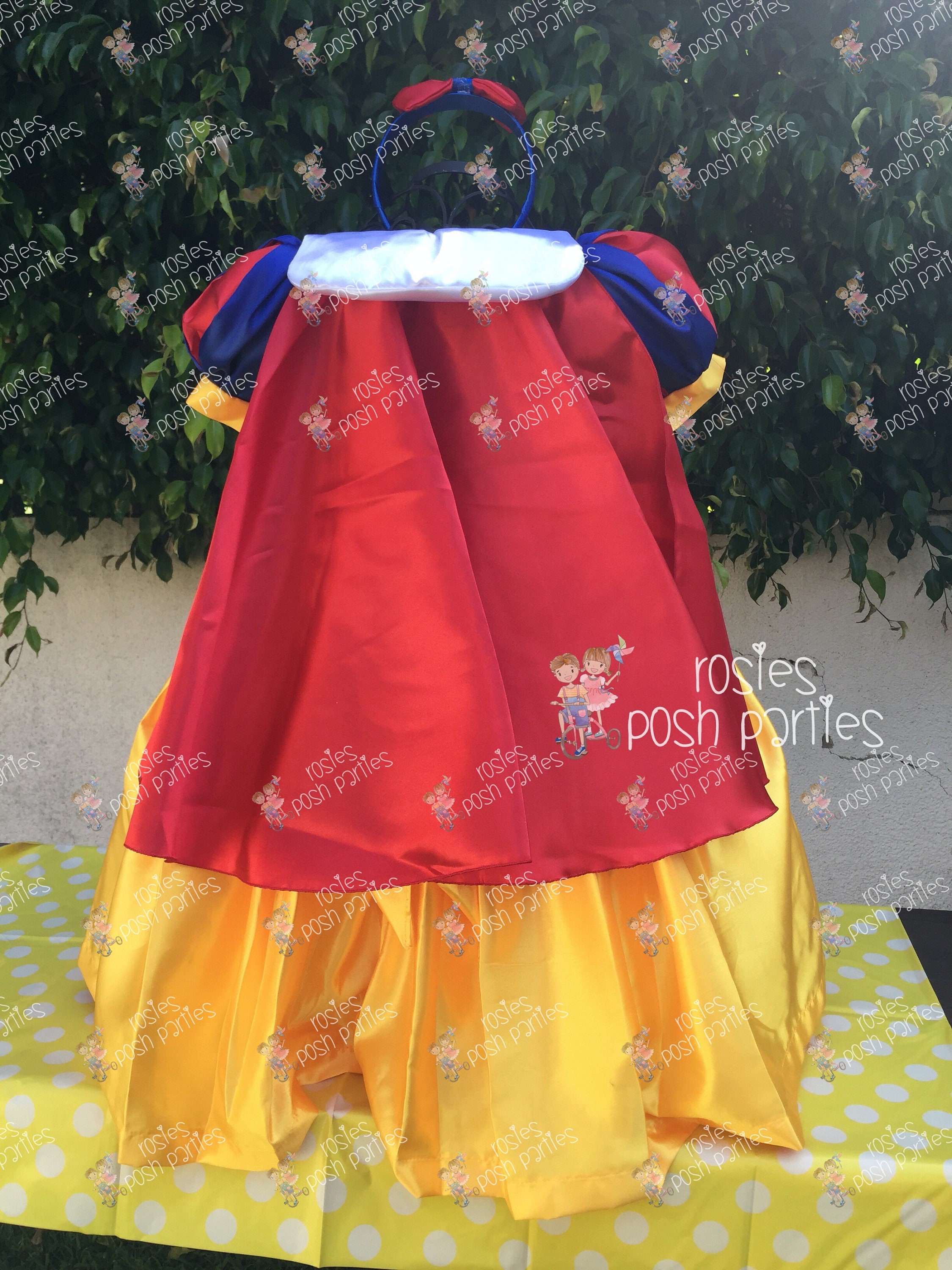 Snow white birthday dress top