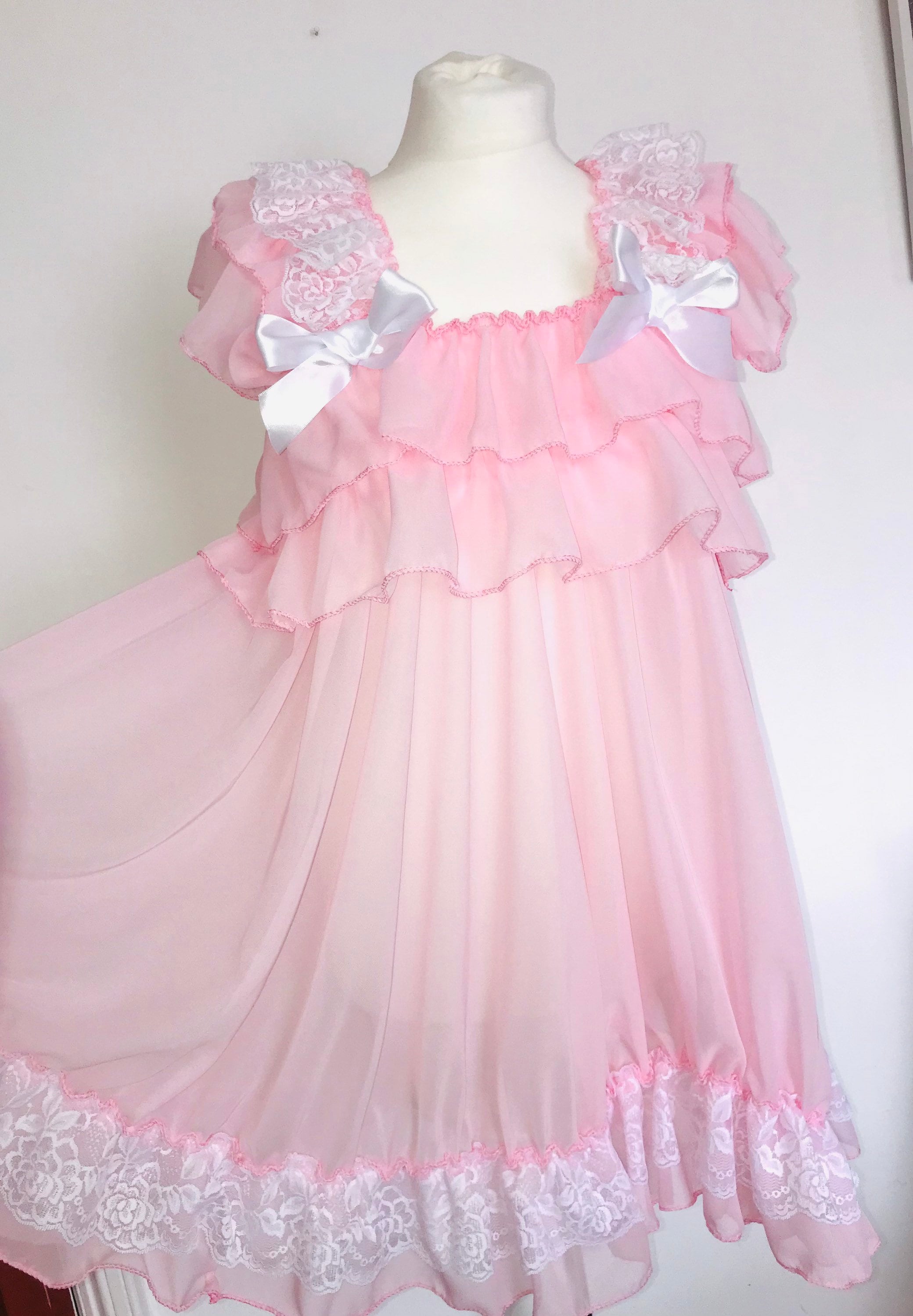 ゆ*う様 新品 ベビーピンク♡スタンダードドレス♡ミニデモに Minnie Mouse | Disney Wedding Dress 10th Collection