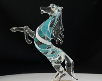 Escultura de vidrio soplado a mano de caballo